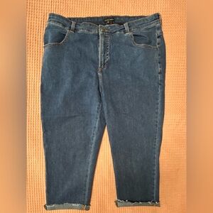 Universal Standard Women’s Cutoff Jeans Size L (18) Medium Blue Wash